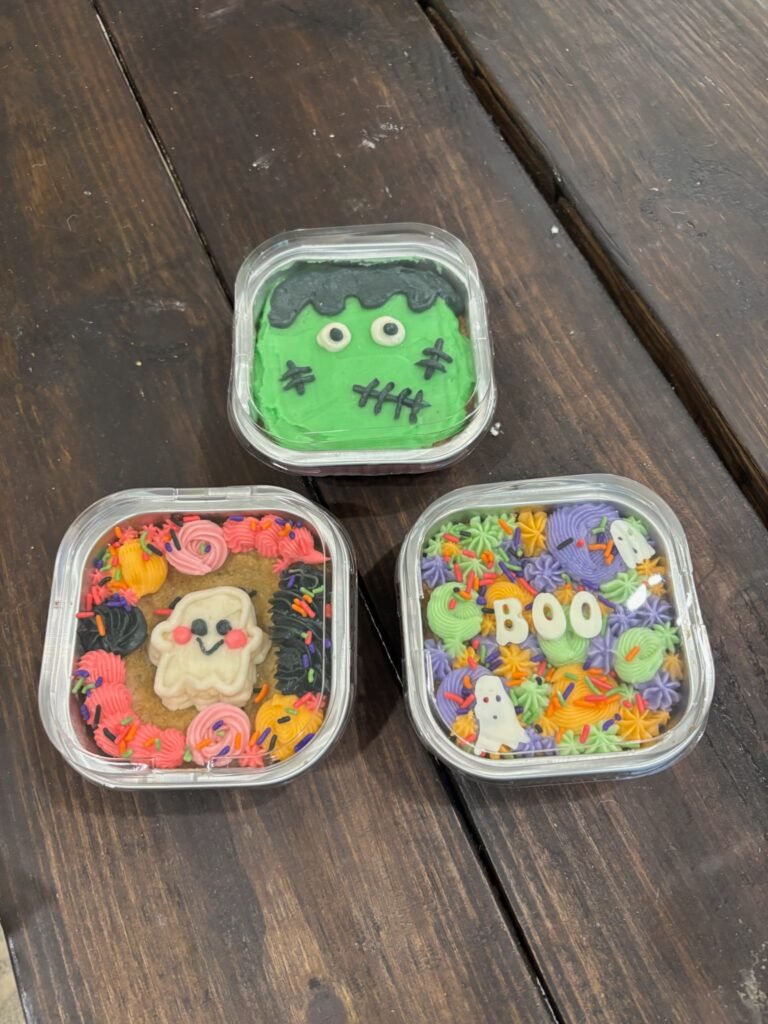 Cookie cake with message in icing